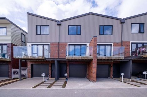 Photo of property in 28 Te Puketoka Lane, Mangere, Auckland, 2022