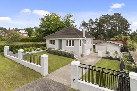 Photo of property in 1/38 Eastglen Road, Glen Eden, Auckland, 0602