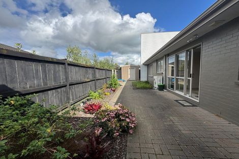 Photo of property in 54 Stranraer Crescent, Wattle Downs, Auckland, 2103