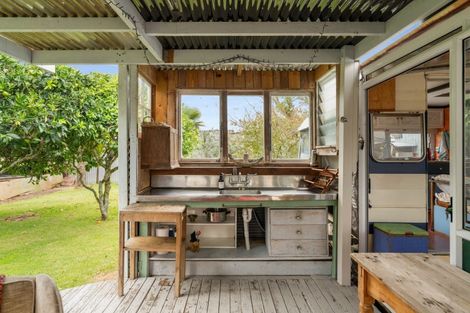 Photo of property in 104 Beverley Terrace, Whangamata, 3620