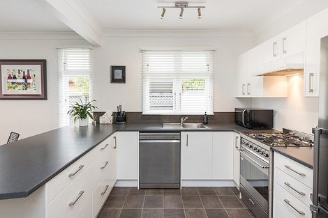 Photo of property in 35 Hardie Street, Hokowhitu, Palmerston North, 4410