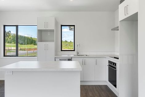 Photo of property in 16 Guy King Place, Huntly, 3700