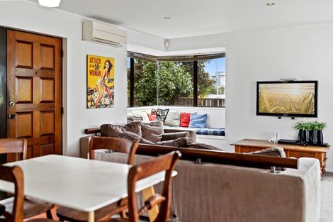 Photo of property in 3 Kane Road, Papamoa Beach, Papamoa, 3118