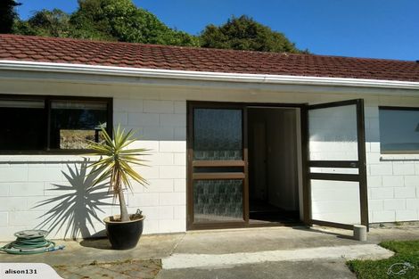 Photo of property in 8 Brasenose Place, Tawa, Wellington, 5028