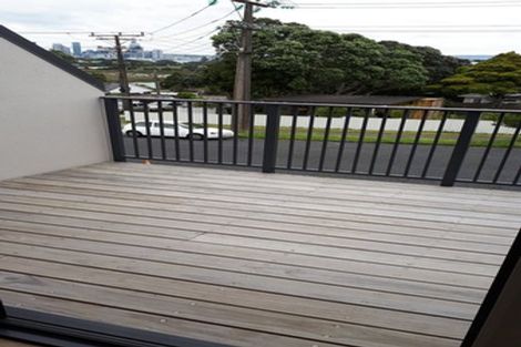 Photo of property in 2/2 Wesley Street, Devonport, Auckland, 0624