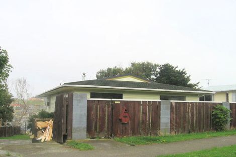 Photo of property in 162 Conclusion Street, Ascot Park, Porirua, 5024