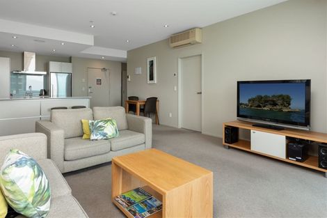 Photo of property in 33/8 Maunganui Road, Mount Maunganui, 3116