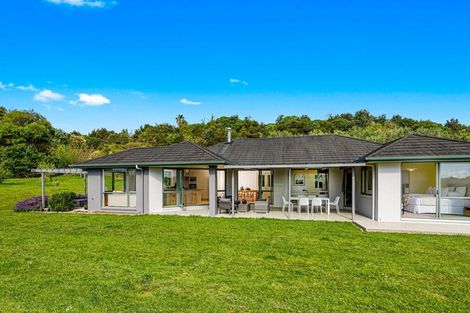 Photo of property in 39 Mccallum Drive, Sandspit, Warkworth, 0982