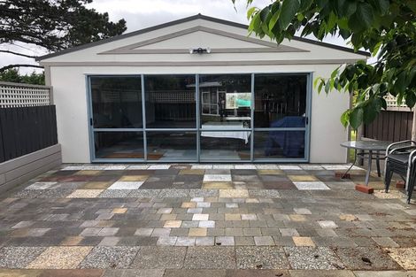 Photo of property in 52 Sarah Street, Waikawa Beach, Levin, 5573