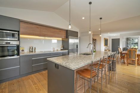 Photo of property in 20 Topping Place, Whitianga, 3510