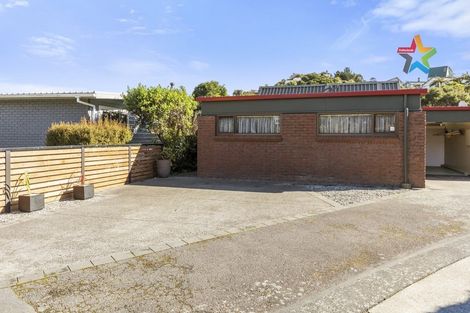 Photo of property in 25 City View Grove, Harbour View, Lower Hutt, 5010