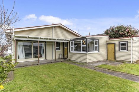 Photo of property in 27 Ngaio Street, Strandon, New Plymouth, 4312
