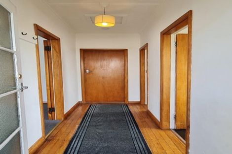 Photo of property in 85 Northland Road, Northland, Wellington, 6012