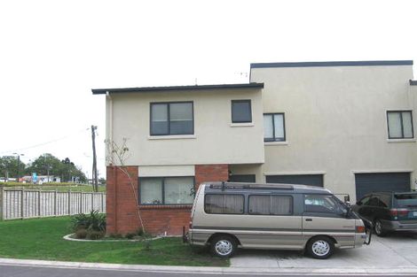 Photo of property in 2 Kora Avenue, Ranui, Auckland, 0612