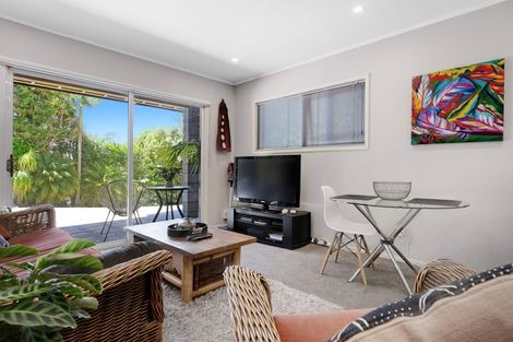 Photo of property in 42a Masterton Road, Rothesay Bay, Auckland, 0630