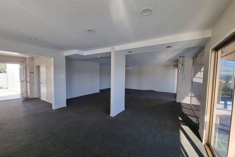 Photo of property in 27 Kaikoura Street, Maupuia, Wellington, 6022