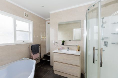 Photo of property in 16 City View Grove, Harbour View, Lower Hutt, 5010