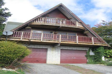 Photo of property in 4 Fiona Grove, Karori, Wellington, 6012