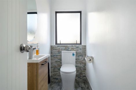 Photo of property in 23 Riverglade Parkway, Te Atatu South, Auckland, 0610