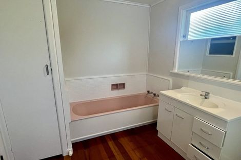 Photo of property in 14 Mountain View Road, Fitzherbert, Palmerston North, 4410