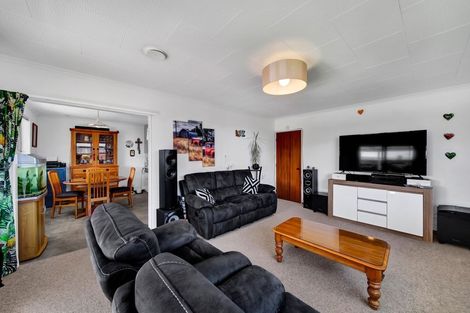 Photo of property in 17 Mace Street, Waitara, 4320
