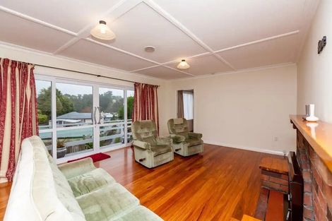 Photo of property in 13a Seaview Road, Marfell, New Plymouth, 4310