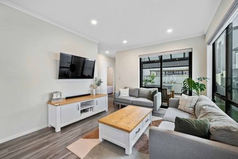 Photo of property in 94 Bellbird Street, Papakura, 2110