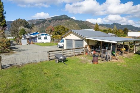 Photo of property in 108 Fairfax Street, Murchison, 7007