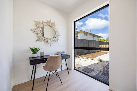 Photo of property in 28c Dellwood Avenue, Henderson, Auckland, 0612