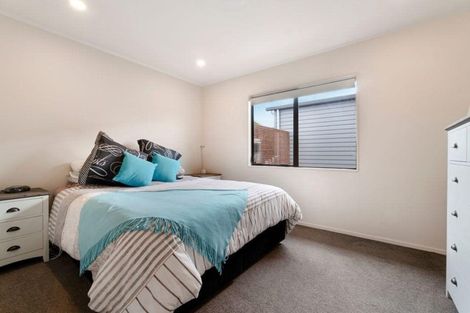 Photo of property in 44b Matipo Road, Te Atatu Peninsula, Auckland, 0610