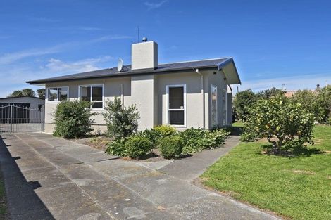 Photo of property in 17 Breadalbane Road, Havelock North, 4130