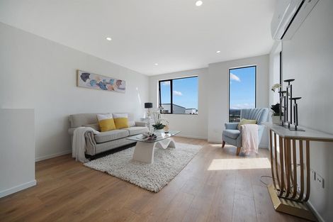 Photo of property in 20b Crestview Rise, Papakura, 2110