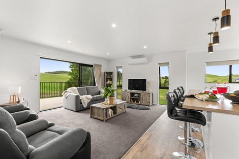 Photo of property in 64 Ruapuke Road, Raglan, 3296