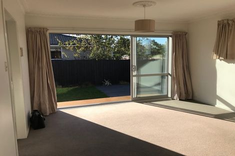 Photo of property in 2/174a Wilsons Road South, Saint Martins, Christchurch, 8022