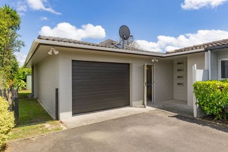 Photo of property in 463b Great South Road, Opaheke, Papakura, 2113
