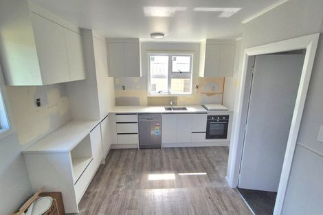 Photo of property in 20 Farnborough Crescent, Mangere, Auckland, 2022