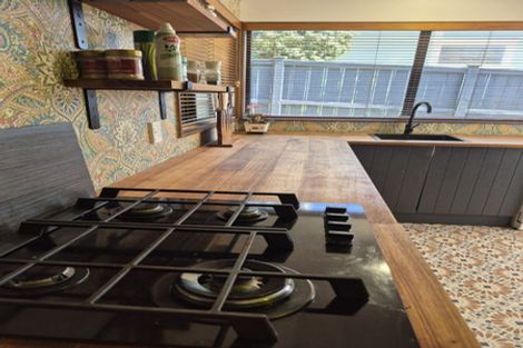 Photo of property in 1/14 Beresford Street, Bayswater, Auckland, 0622