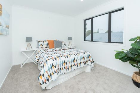 Photo of property in 1/4 Marama Street, Castor Bay, Auckland, 0620