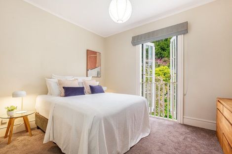 Photo of property in 12 Tinakori Road, Thorndon, Wellington, 6011