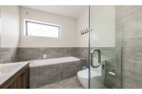 Photo of property in 14 Te Aparangi Road, Papakura, 2110