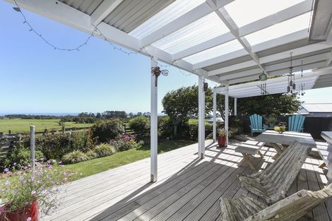 Photo of property in 1444 Carrington Road, Hurworth, New Plymouth, 4371