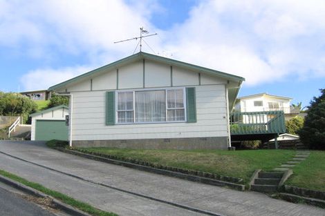 Photo of property in 10 Pimlico Place, Newlands, Wellington, 6037