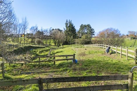 Photo of property in 16 Castle Street, Eltham, 4322