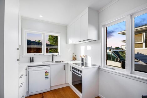 Photo of property in 2/32 Kereru Street, Henderson, Auckland, 0612