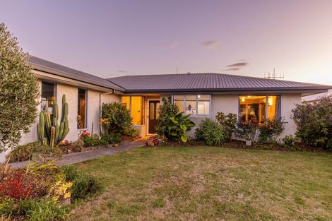 Photo of property in 4 Vining Crescent, Stoke, Nelson, 7011