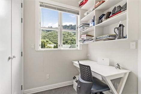 Photo of property in 21 Selwyn Terrace, Thorndon, Wellington, 6011