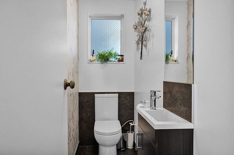 Photo of property in 289 Glover Road, Hawera, 4610