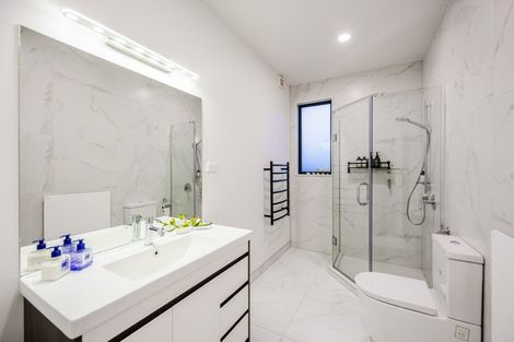 Photo of property in 12 Shelby Place, Long Bay, Auckland, 0630