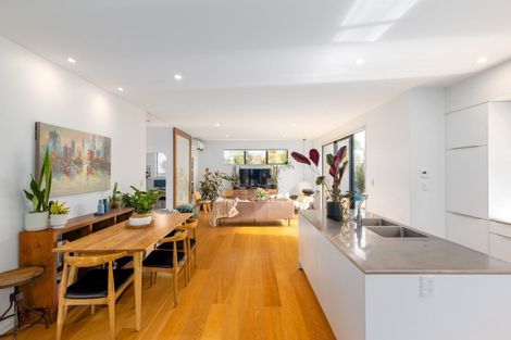 Photo of property in 49a Hawkesbury Avenue, St Albans, Christchurch, 8014