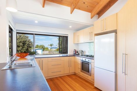 Photo of property in 15 Kitty Frazer Lane, Omaha, 0986